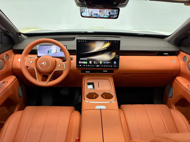 Dongfeng E8 M8 — Фото автомобиля 13