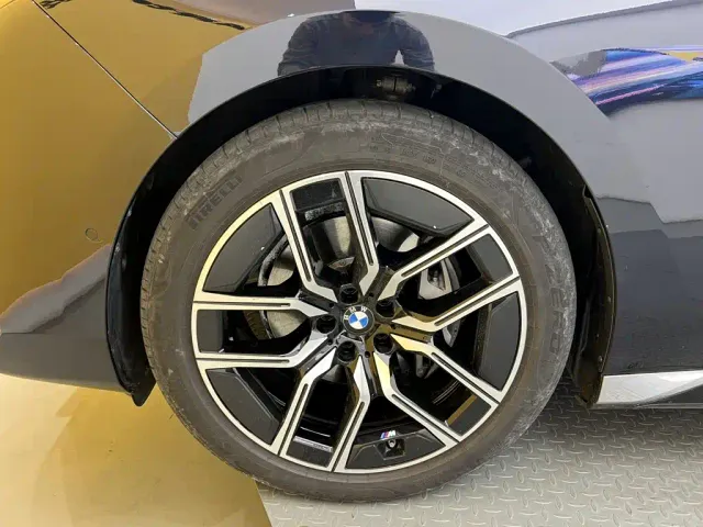 BMW 7 Series — Фото автомобиля 8