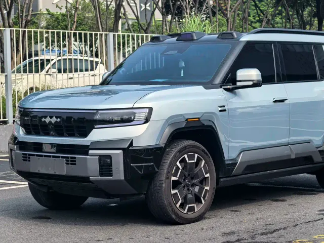 BYD FangChengBao Leopard 8 — Фото автомобиля 3