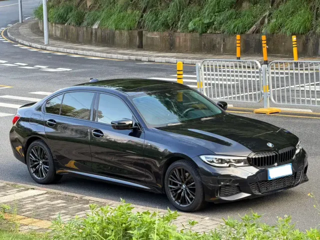 BMW 3 Series — Фото автомобиля 6