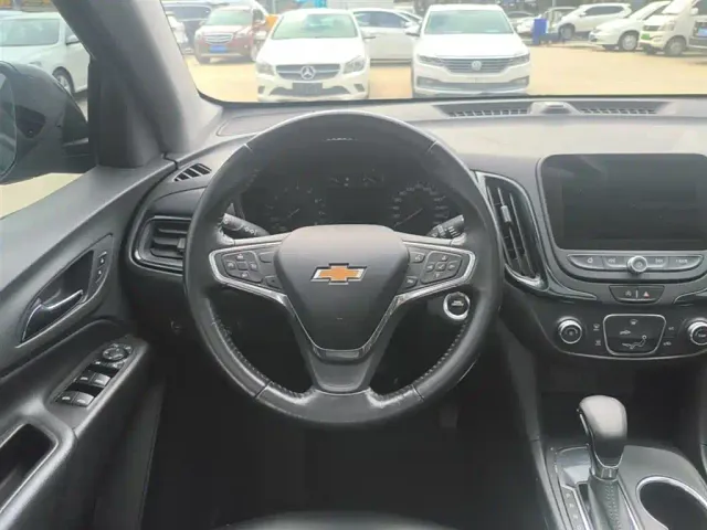 Chevrolet Equinox — Фото автомобиля 10