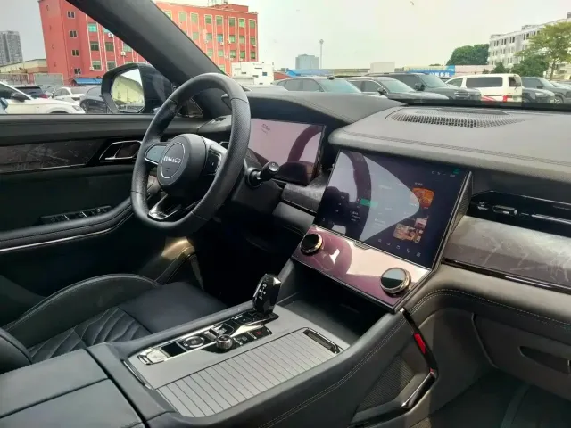 Lynk & Co Lynk & Co 09 EM-P 2021 2.0T PHEV Halo 6-seater — Фото автомобиля 4