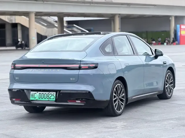 Leapmotor Leapmotor B01 2026 550 LiDAR Edition — Фото автомобиля 4