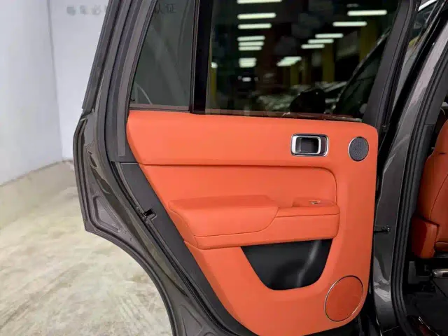 Li Auto L8 — Фото автомобиля 16