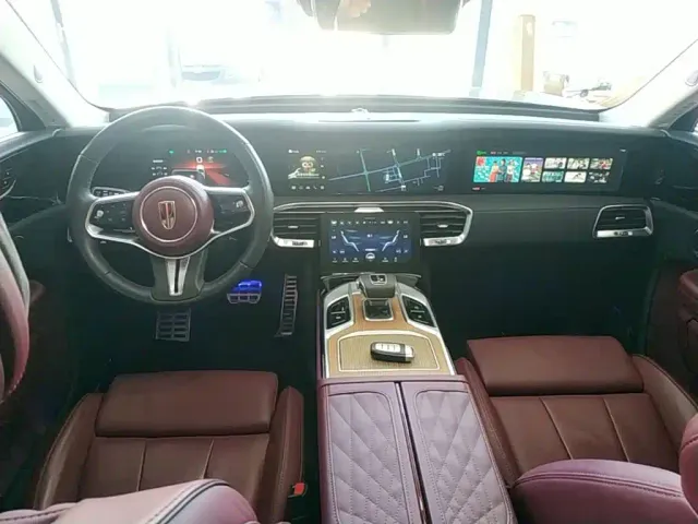 Hongqi E-HS9 — Фото автомобиля 9
