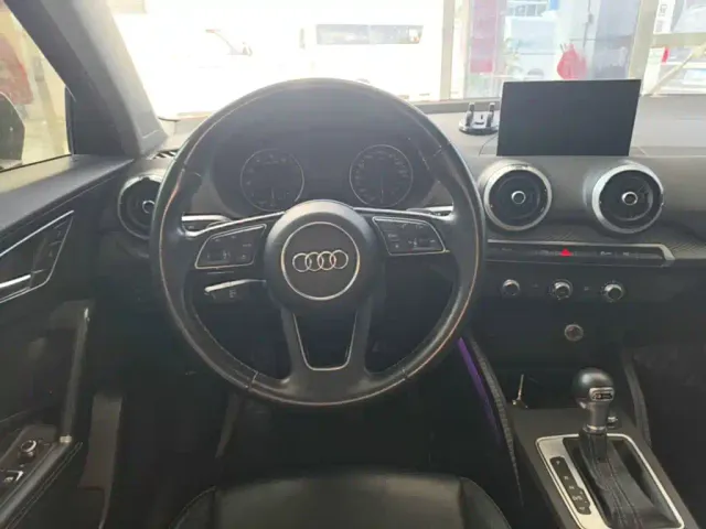 Audi Q2L — Фото автомобиля 10