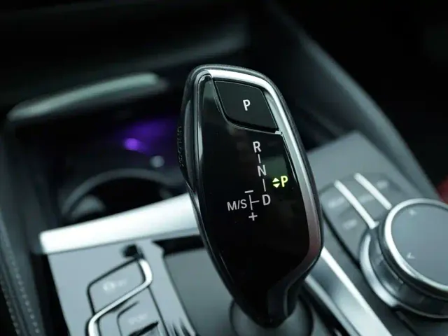 BMW 5 Series — Фото автомобиля 9