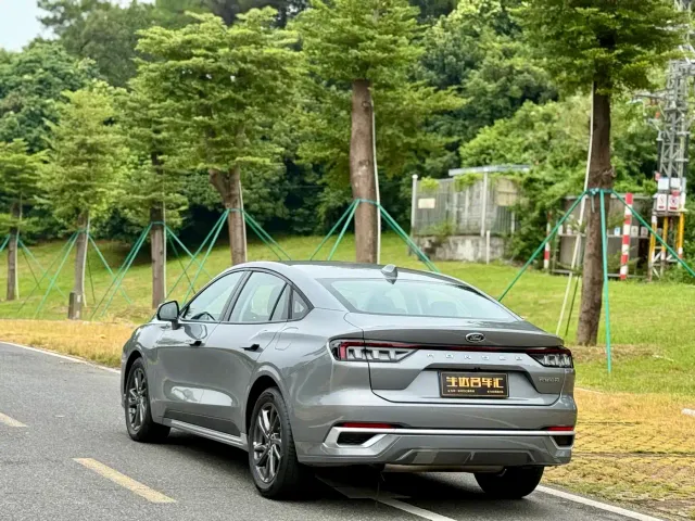 Ford Mondeo — Фото автомобиля 8