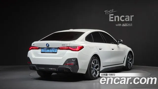 Фотография автомобиля — BMW i4