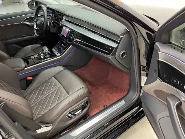 Audi A8 — Фото автомобиля 9