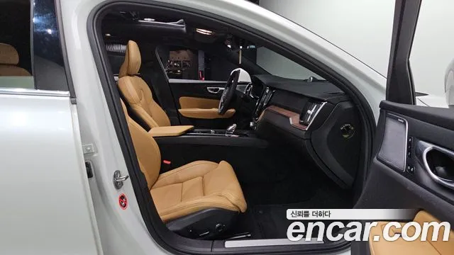 Вольво S60 S60 третьего поколения B5 Ultimate Bright — Фото автомобиля 12