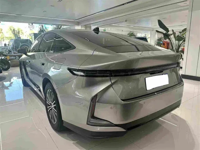 Lexus ES — Фото автомобиля 17