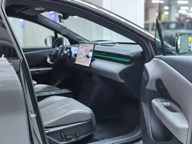 Lynk & Co Z20 — Фото автомобиля 13