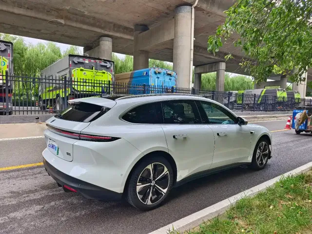 Nio ET5 Touring — Фото автомобиля 5