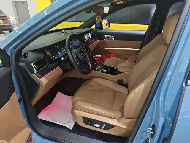 Li Auto ONE — Фото автомобиля 14