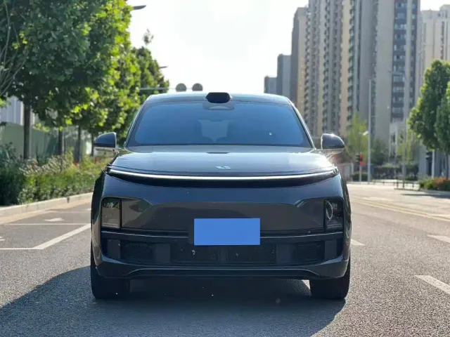 Li Auto L9 — Фото автомобиля 2
