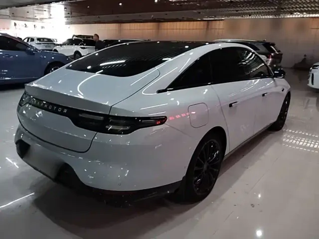 Leapmotor C01 — Фото автомобиля 6