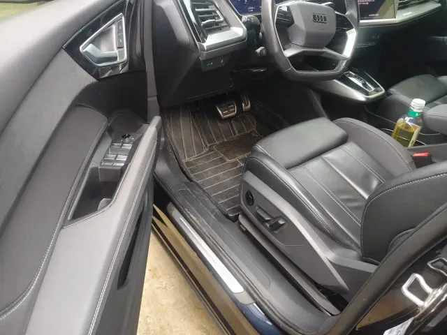Audi Q4 e-tron — Фото автомобиля 4