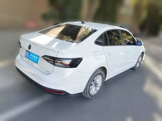 Volkswagen Lavida — Фото автомобиля 5