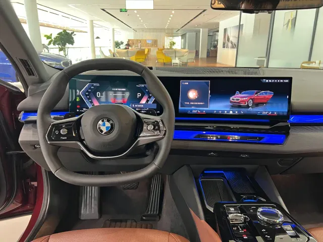 BMW 5 Series — Фото автомобиля 14