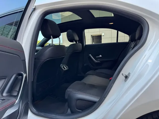 Mercedes-Benz A-Class — Фото автомобиля 10