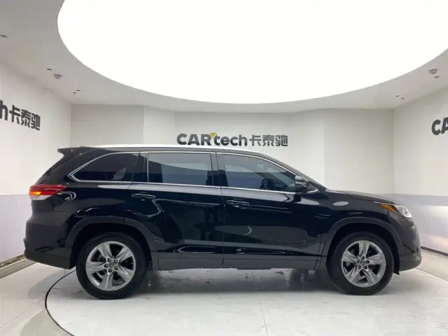 Toyota Highlander — Фото автомобиля 5