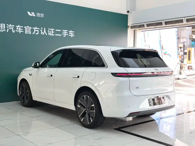 Li Auto L6 — Фото автомобиля 15