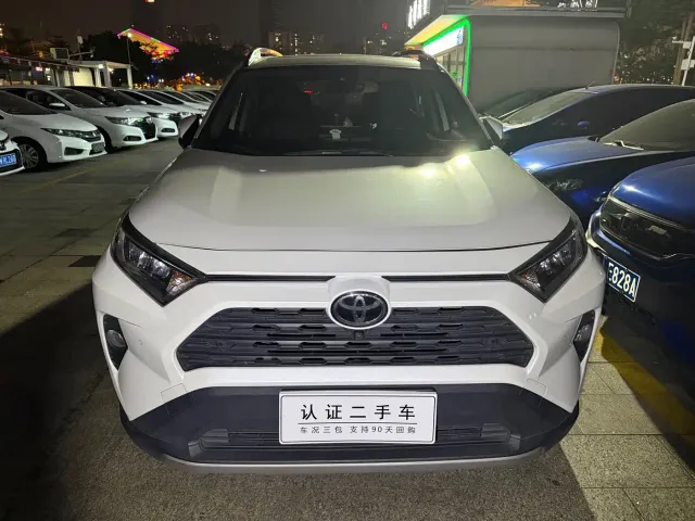 Фотография автомобиля — Toyota RAV4