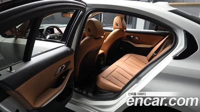 BMW 3-Series 3 серия (G20) — Фото автомобиля 26