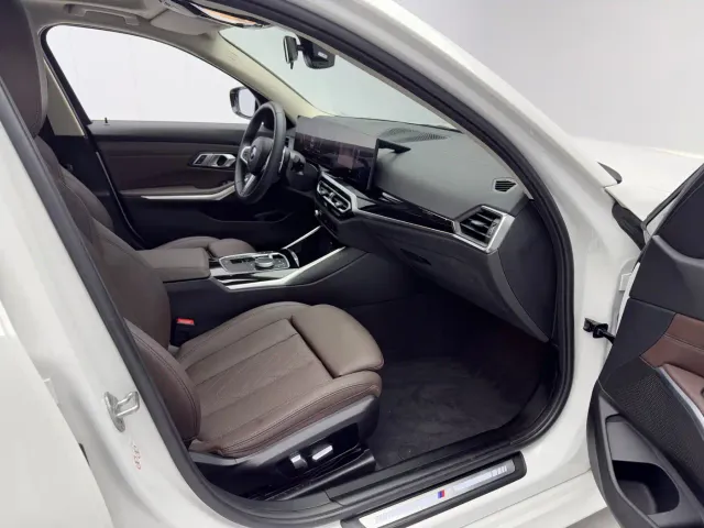 BMW 3 Series — Фото автомобиля 17
