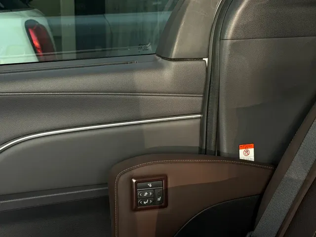 Toyota Granvia — Фото автомобиля 10