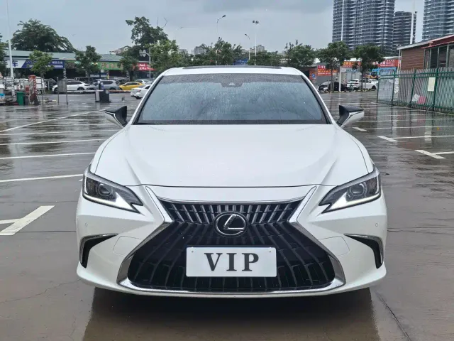 Lexus ES — Фото автомобиля 3