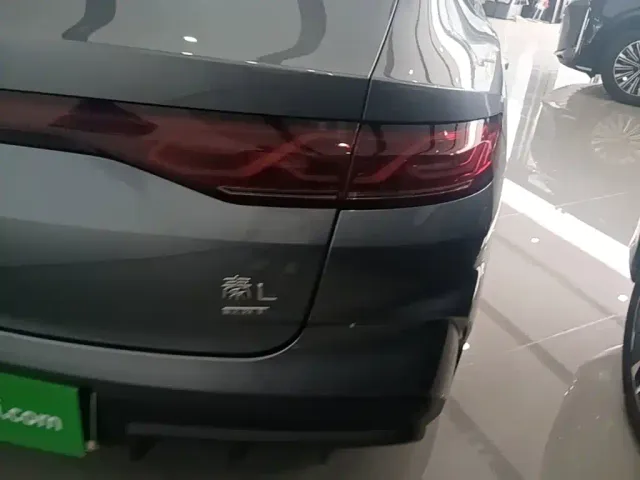 BYD Qin L — Фото автомобиля 23