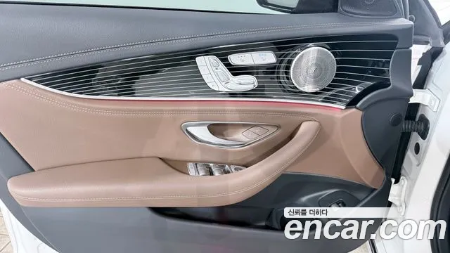 Mercedes-Benz E-Class — Фото автомобиля 15