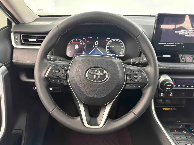 Toyota RAV4 — Фото автомобиля 12