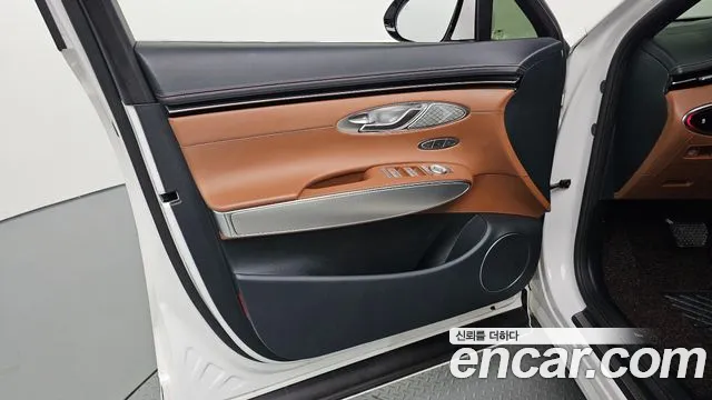 Genesis GV70 — Фото автомобиля 13