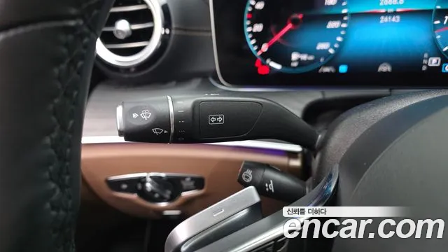 Mercedes-Benz E-Class — Фото автомобиля 20