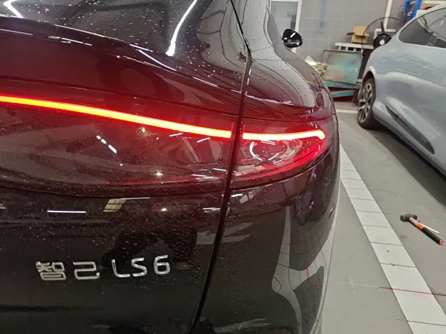 IM Motors LS6 — Фото автомобиля 7