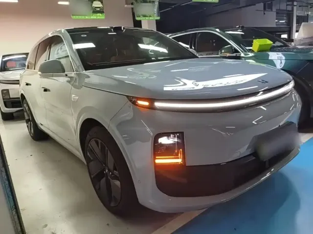 Li Auto L6 — Фото автомобиля 3