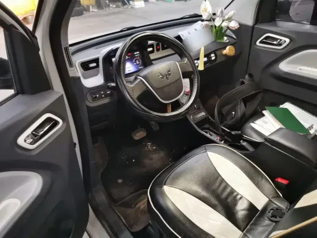 Wuling Hongguang Mini EV — Фото автомобиля 14