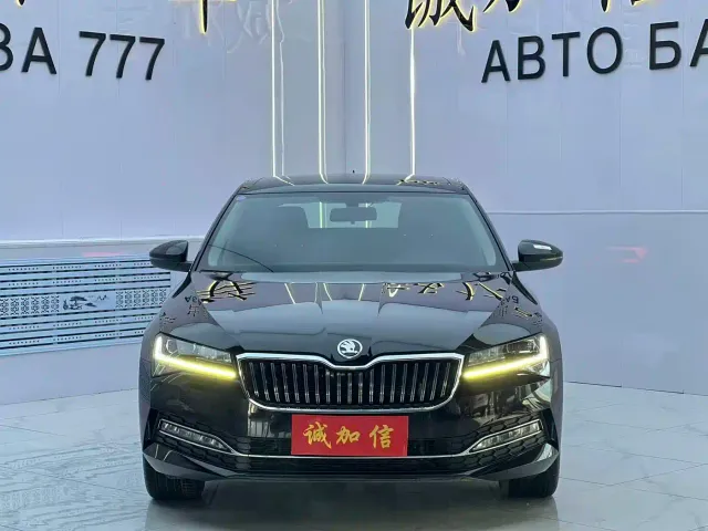 Skoda Superb — Фото автомобиля 2