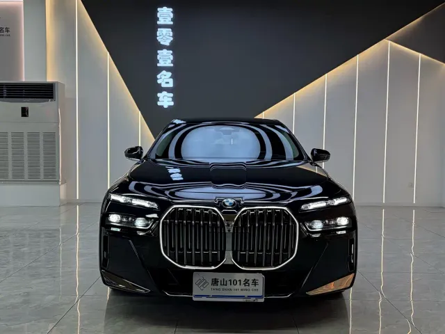 BMW 7 Series — Фото автомобиля 2