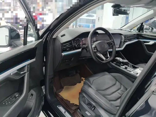 Volkswagen Touareg — Фото автомобиля 15