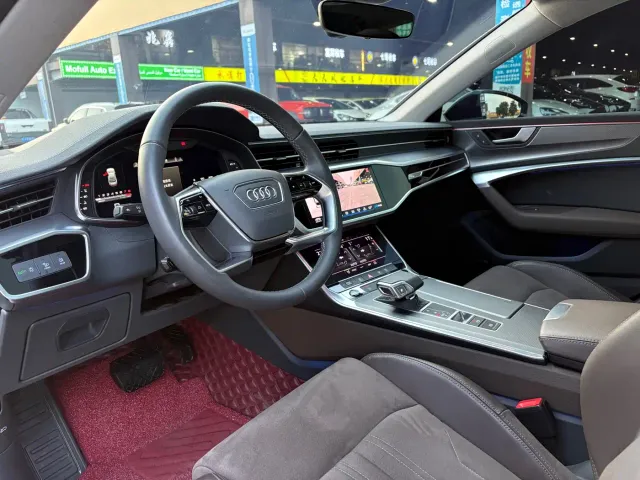 Audi A7L — Фото автомобиля 10