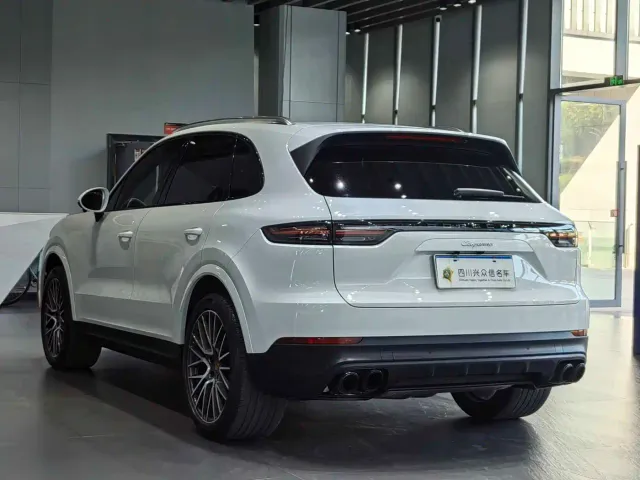 Porsche Cayenne — Фото автомобиля 4