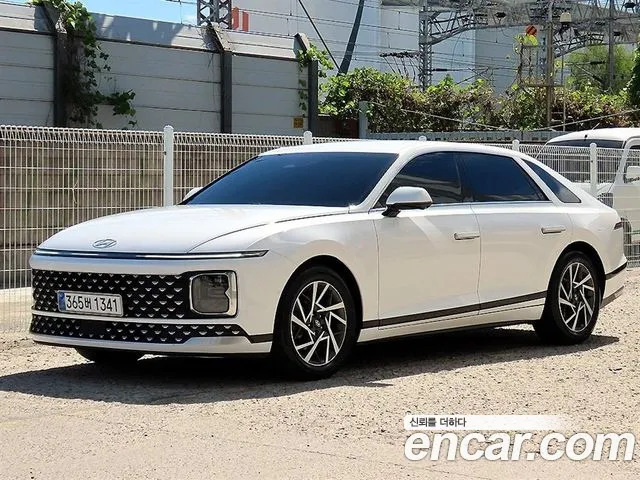 Hyundai Grandeur GN7 — Фото автомобиля 2