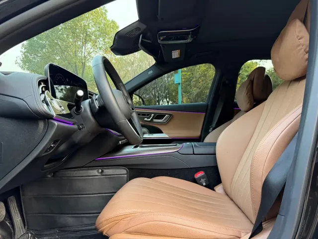 Mercedes-Benz E-Class — Фото автомобиля 4