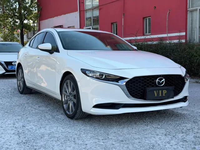 Mazda Axela — Фото автомобиля 2