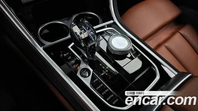 BMW 8 Series — Фото автомобиля 12