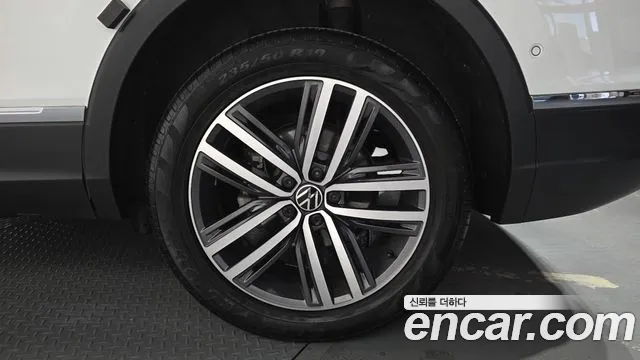 Volkswagen Tiguan — Фото автомобиля 6